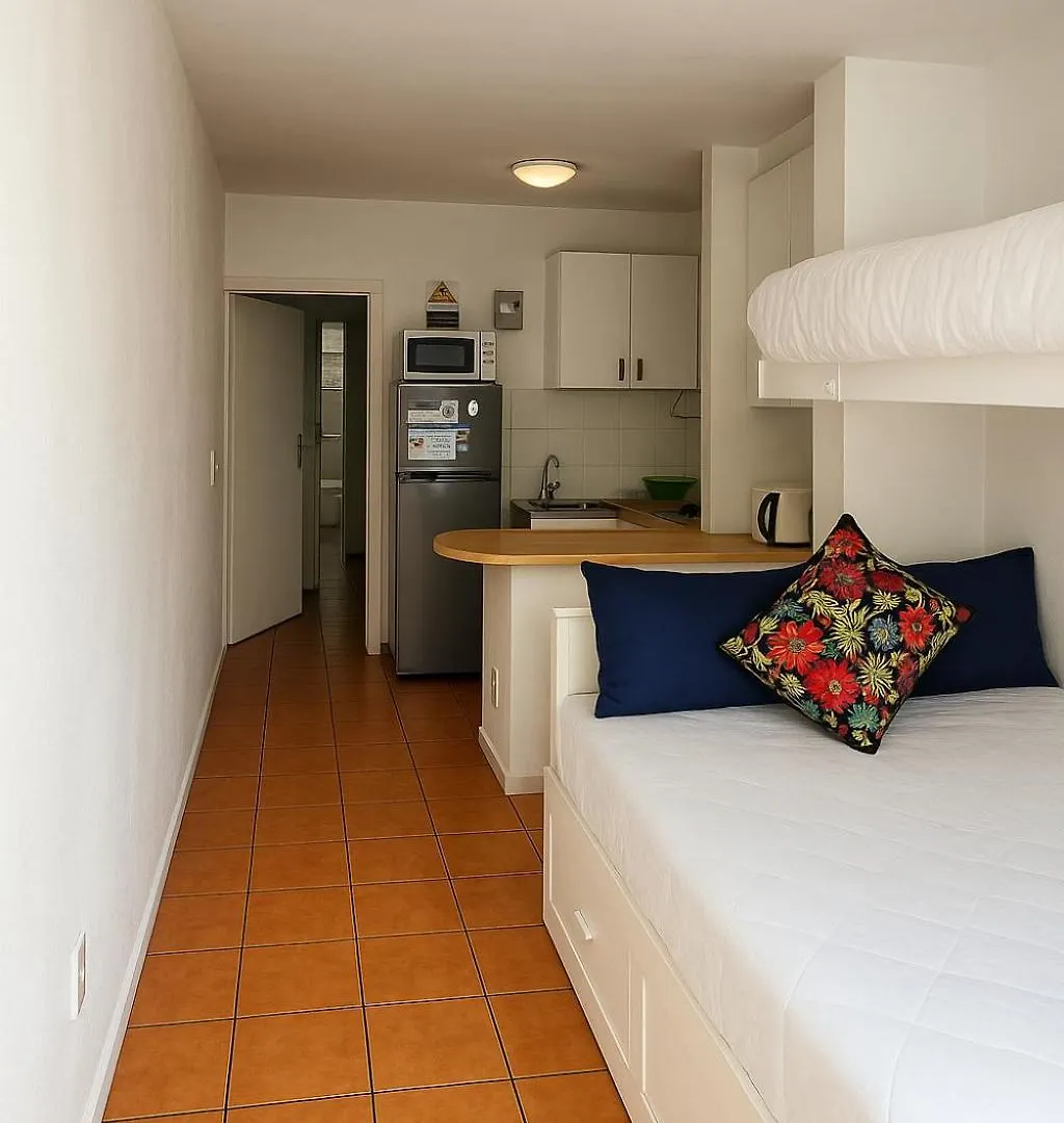 Green Elephant Backpackers Cape Town Hostel